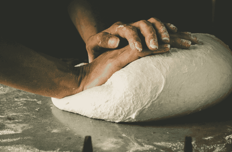 Farine pour pâte pizza : laquelle choisir pour une pâte idéale ? 🍕