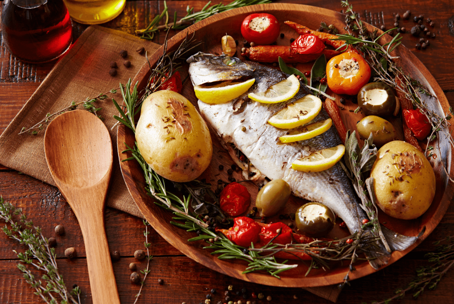 poisson qui vient de cuire au four a pizza