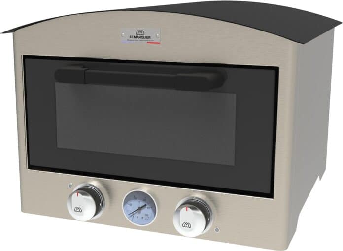 Vue frontale du four à pizza Le Marquier Signature 450 mettant en avant son design en inox et ses commandes de réglage.