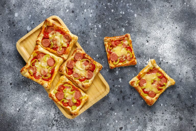 Petite pizza air fryer : mini pizzas individuelles dorées, format panier